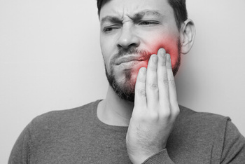 is gum disease contagious pain